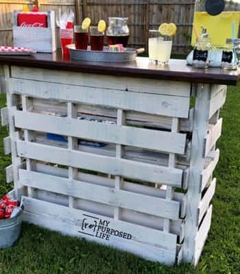 Folding DIY pallet bar