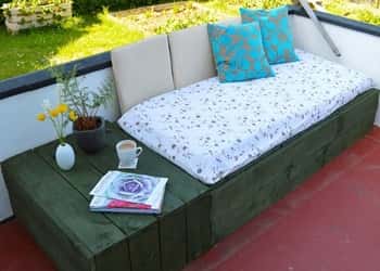 Pallet day bed