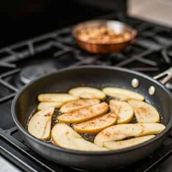 caramalizing apples