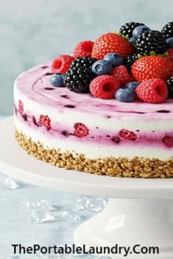 14. Frozen Yogurt Berry Cake