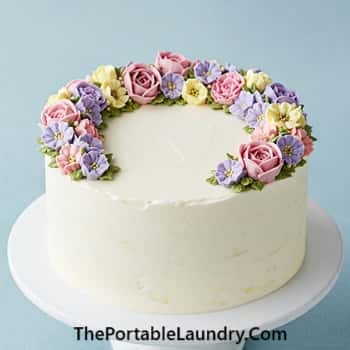 15. Floral Wreath Cake (Vanilla Base)