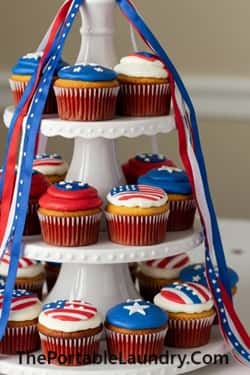 3. Patriotic Cupcake Stand
