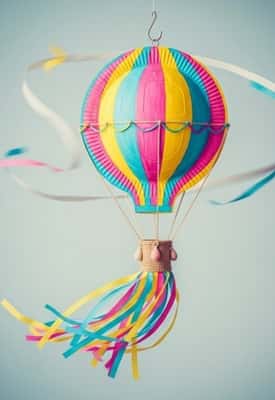 9. Hot Air Balloon Paper Plate Spinner