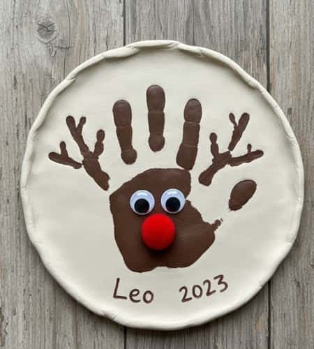 2. Handprint Reindeer Plaques
