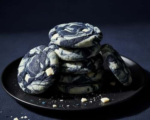 3. Blue and White Marble Cookies with White Chocolate