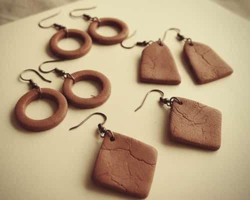 8. Minimal Clay Earrings (Lightweight)
