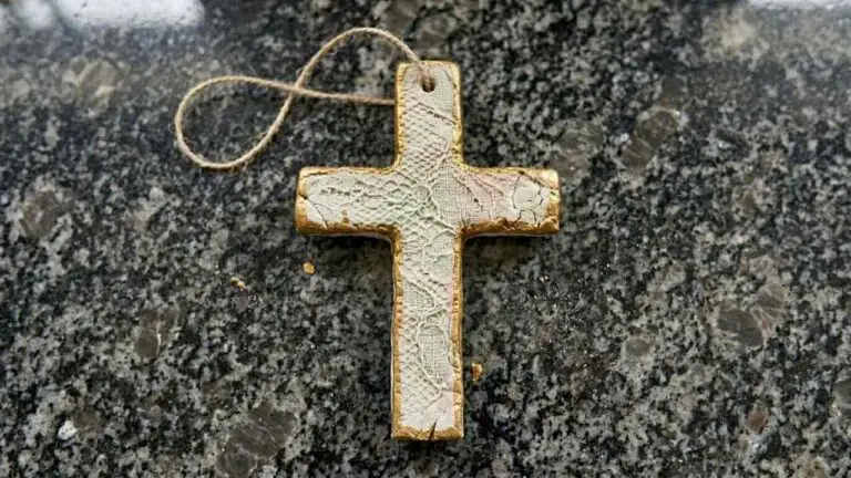 Christian Easter Cross Crafts Using Cornstarch Clay - featured
