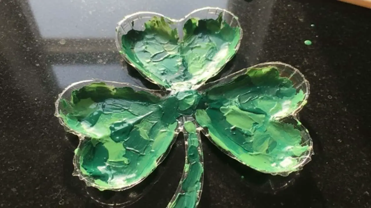 DIY Shamrock Crafts - featured