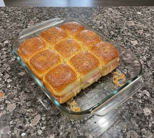 Instructions To Make Ham and Cheese Hawaiian Roll Sliders