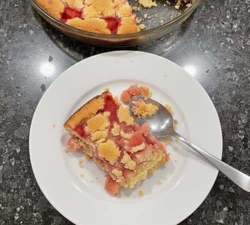 When To Serve This Rhubarb Dump Cake