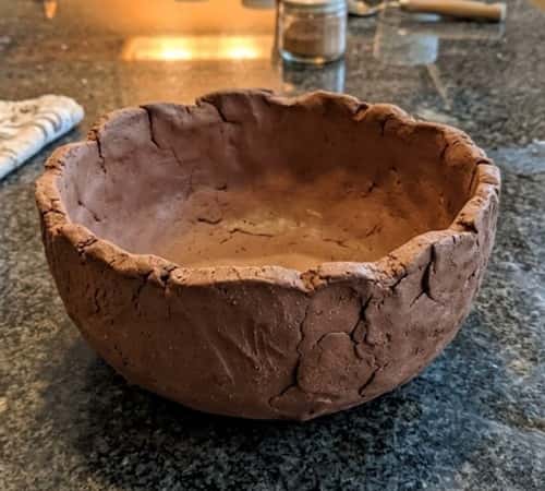 5. Pinch-and-Slab Hybrid Clay Bowl With Sculpted Rim