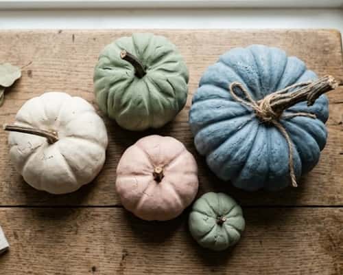 8. Heirloom Velvet-Look Pumpkin Set