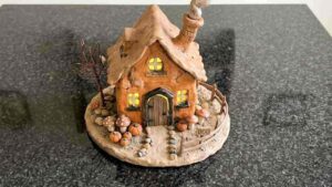 Primitive Clay Halloween Decor Ideas - featured