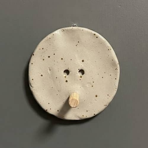 6. Speckled Clay Button Hook