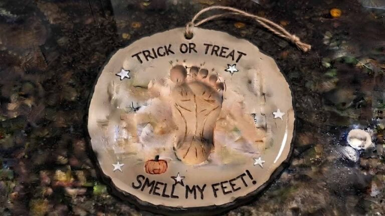 Trick Or Treat Smell My Feet Clay Craft - Featured