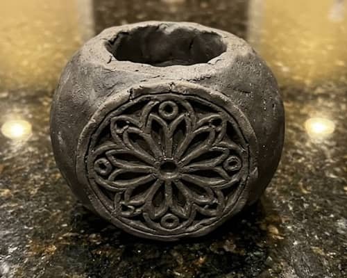 12. Gothic Rose Window Holder