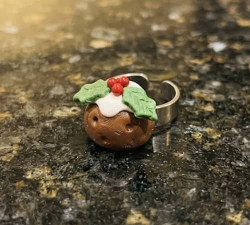 5. Christmas Pudding Clay Cuff