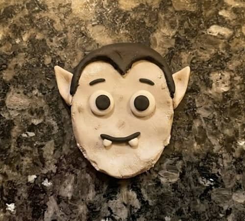 Step 3 - Add The Eyes And Face